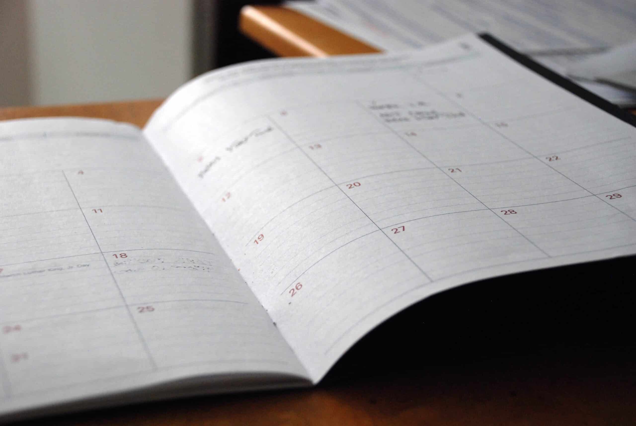 Calendar of dates according to a corporate governance structure.