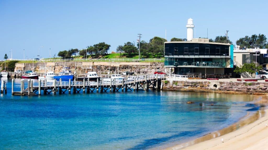 Restaurant and small businesses at Wollongong harbour where PDC Law commercial lawyers offer their services.