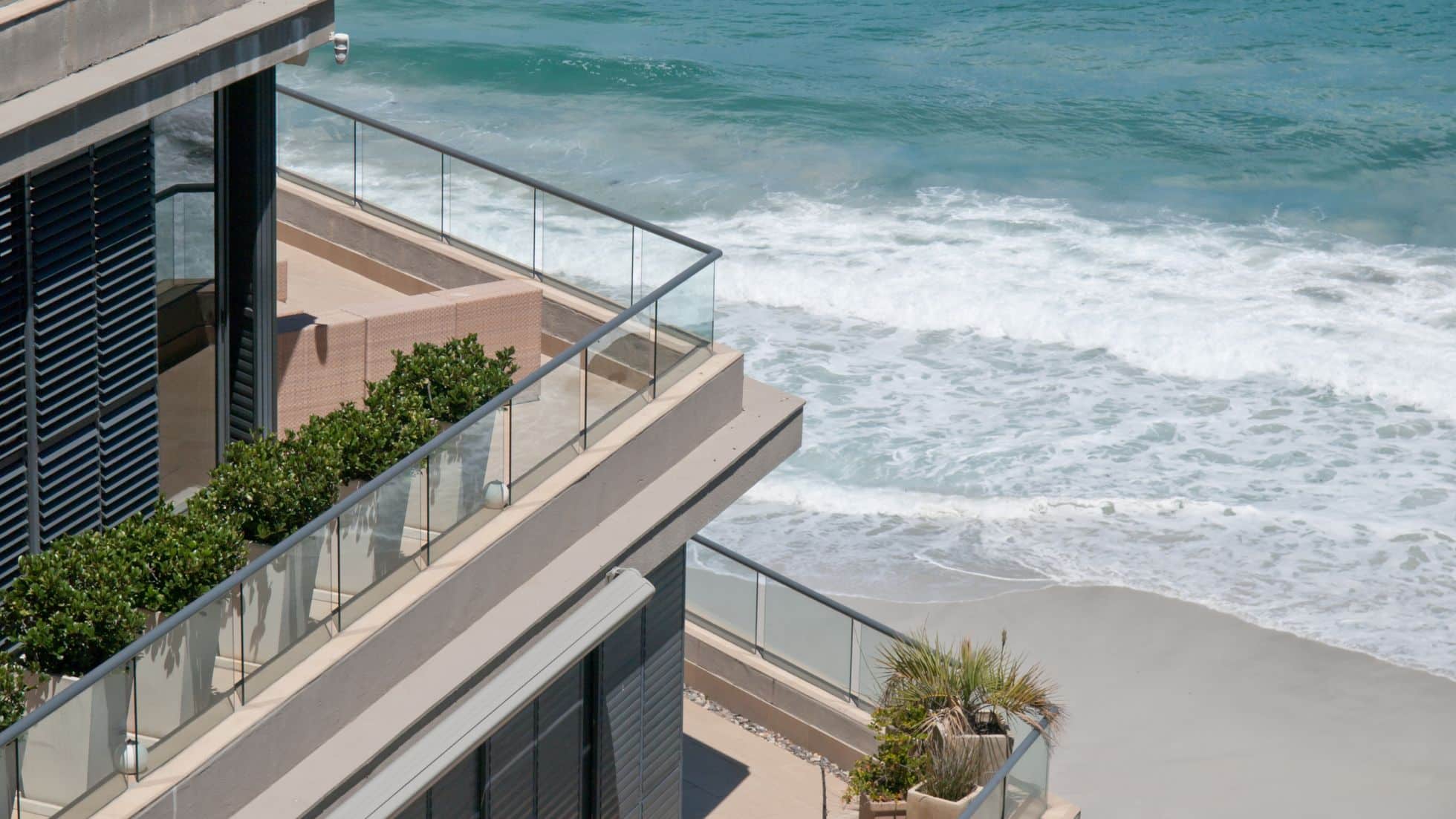 Strata building overlooking Wollongong beach.